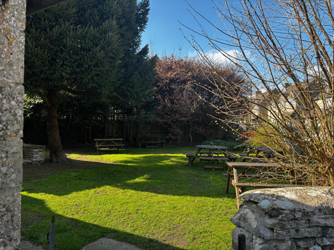 Others 4, Bear Inn, Gloucestershire
