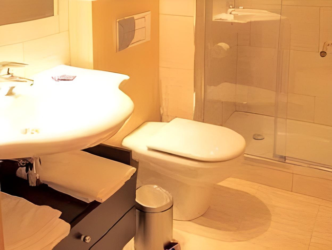 Bathroom 4, Apartamentos Royal Marina Gardens, Barcelona