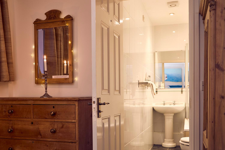 Bathroom 5, Mountain Church, Conwy