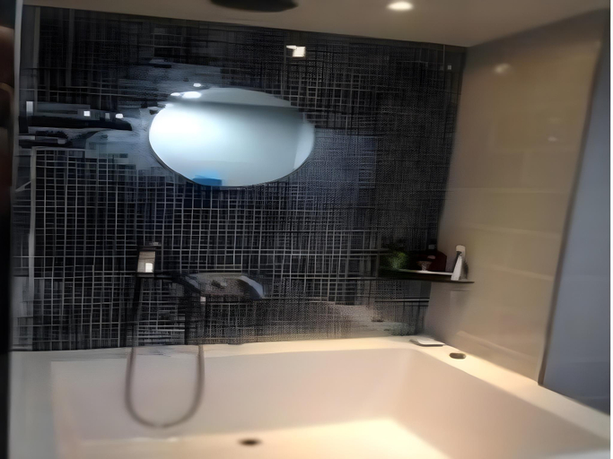 Bathroom 4, Seven Motel, Gimhae