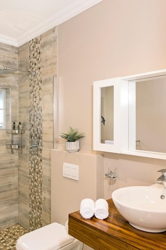 Bathroom 3, 178 Club, City of Tshwane
