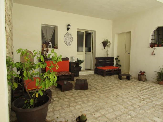 Others 5, Il Cortile 1940, Ragusa