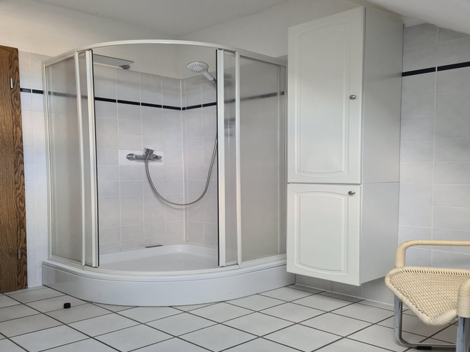 Bathroom 3, Wohnung in einem Fachwerkhaus, Waldeck-Frankenberg