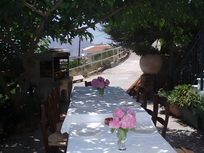 Others 3, Αργουλιας, Crete