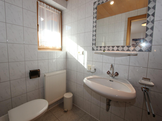 Bathroom 3, Apartment in Huben near Ski Slopes, Imst