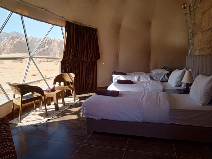 Bedroom 2, Amber Luxury Camp, Quaira