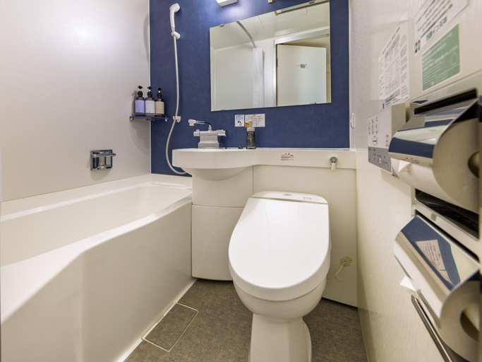 Bathroom 4, Nishitetsu Inn Tenjin, Fukuoka