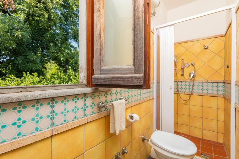 Bathroom 2, Agriturismo Terrenia, Messina