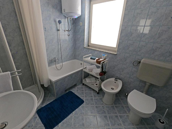 Bathroom 3, Apartment Moela, Umag