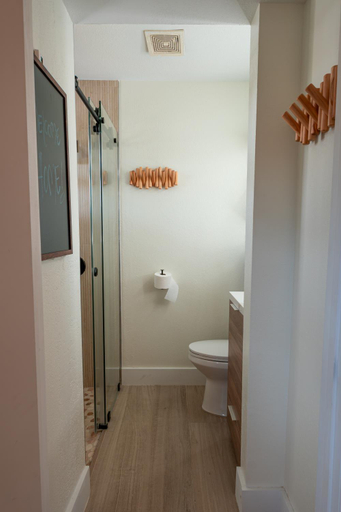Bathroom 3, Seahorse Beach Bungalows, Saint Lucie