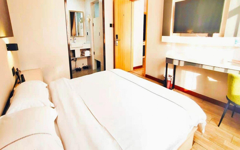 Bedroom 2, Thank Inn Plus Hotel Hebei Tangshan Lunan District Railway Station, Tangshan