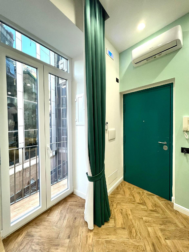 Others 4, Loft in Borgo, Napoli