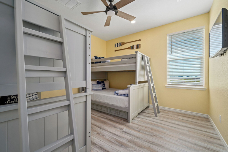 Bedroom 3, Birds on the Bay by Miss Kitty’s, Aransas