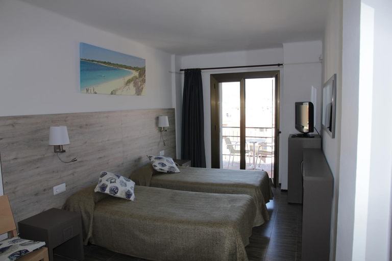 Bedroom 3, Hotel Maria Teresa, Girona
