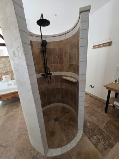 Bathroom 4, Domaine de la Tapie de Bouchet - en Camargue, Bouches-du-Rhône