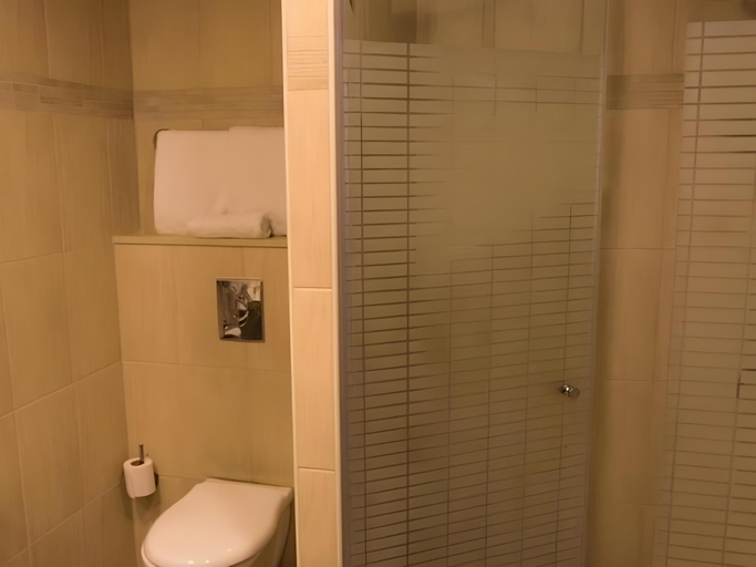 Bathroom 3, Golden Walls Hotel, Jerusalem