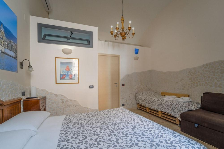 Bedroom 3, b&b Domus Vesuvia, Napoli