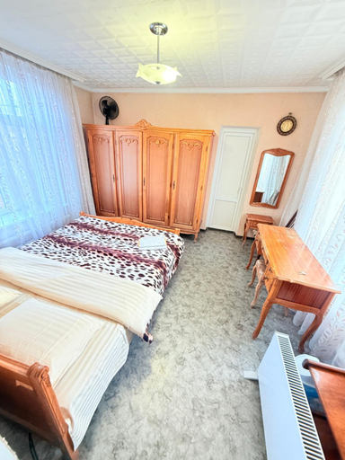 Bedroom 3, Inessa Hostel Room Комната в Хостэле