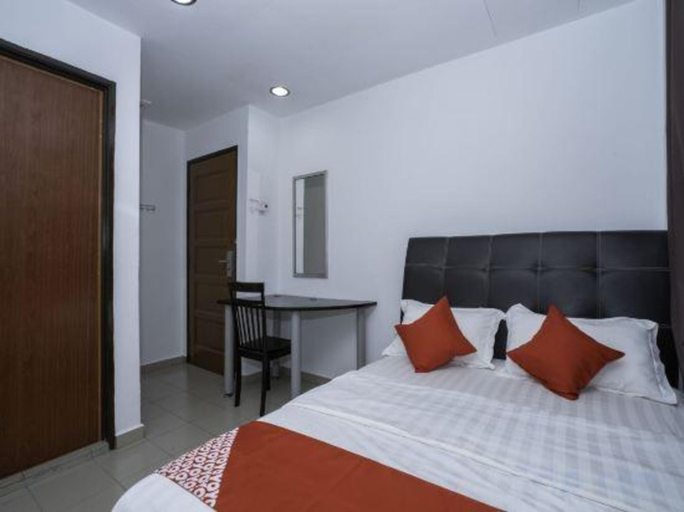 Bedroom, Swing & Pillows @ Kuala Selangor, Kuala Selangor