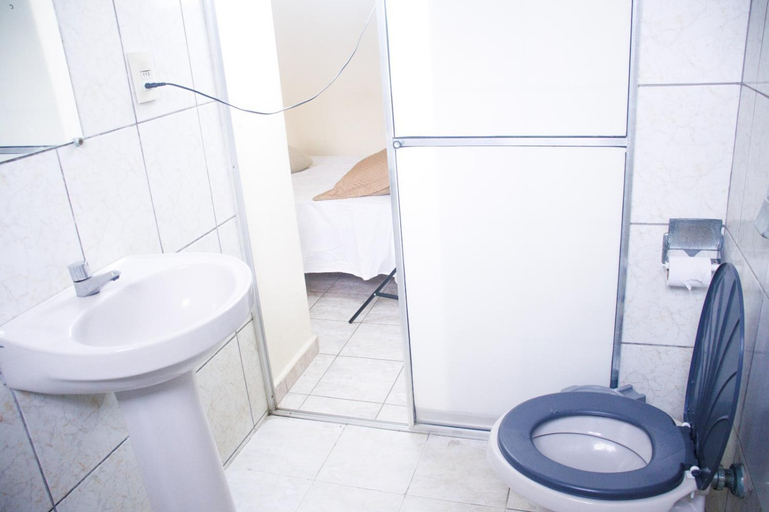 Bathroom 3, Hotel Coutinho PIO XII, Pirapora