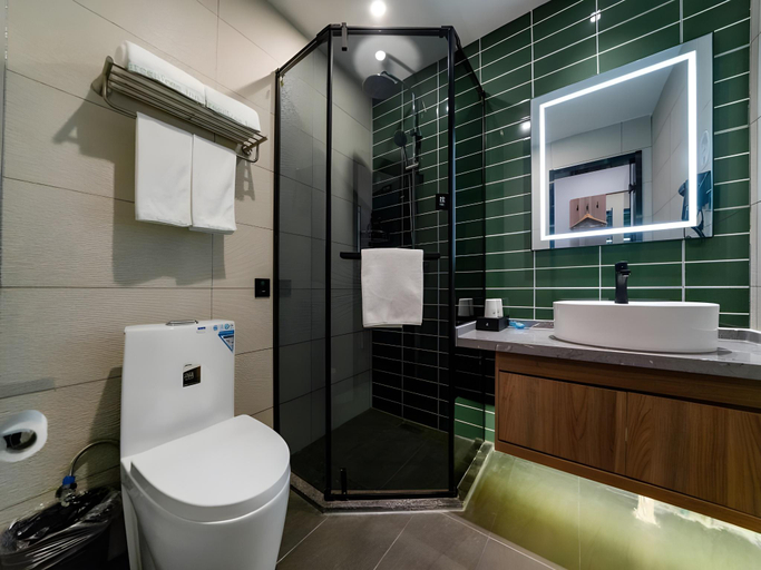 Bathroom 3, GreenTree Inn Express Hebei Tangshan Guyan District Xinguang Road, Tangshan