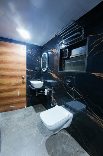 Bathroom 4, Prince Palace Hotel, Mumbai Suburban