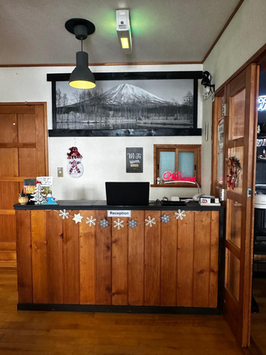 Public Area, Freeride Backpackers Lodge Niseko, Niseko