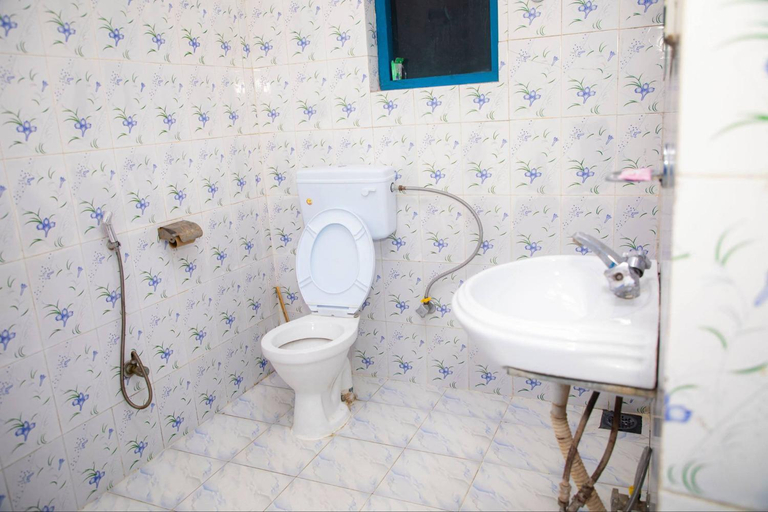 Bathroom 3, Hotel Misty Nepal, Narayani