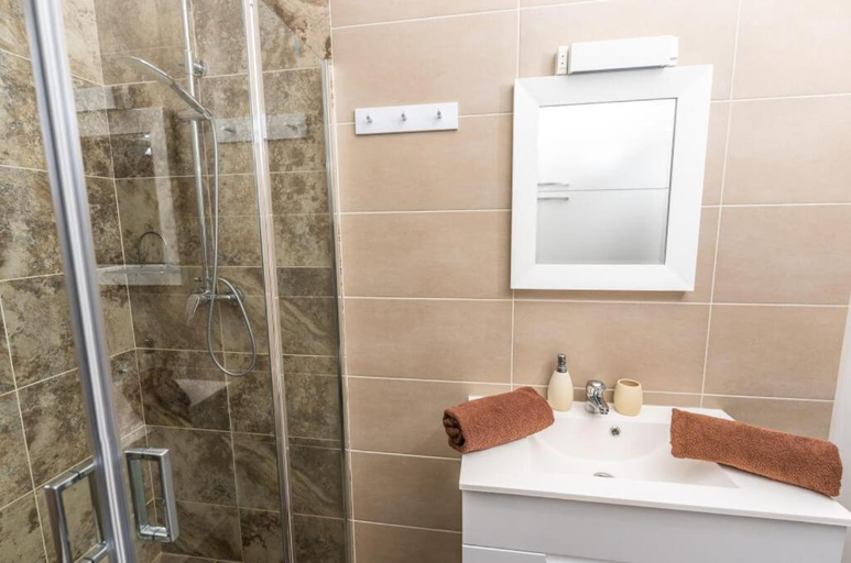 Bathroom 3, Apartments Sunrise Banovci, Ljutomer