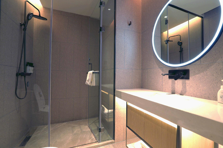 Bathroom 3, Country Inn & Suites by Radisson Tonghua Wanda Plaza, Tonghua