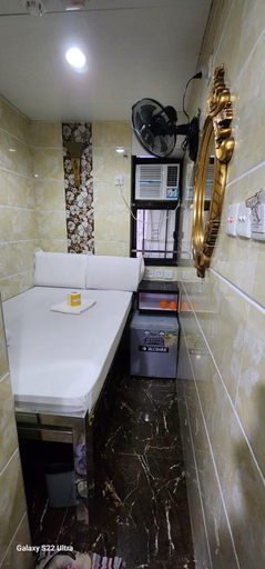 Bathroom 5, Maharaja Guest House, Kowloon