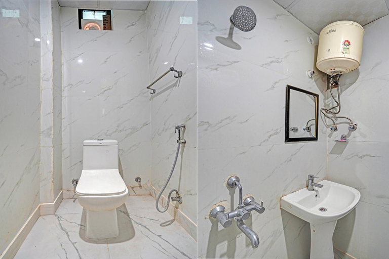 Bathroom, Fabhotel Comfort Inn, Gautam Buddha Nagar