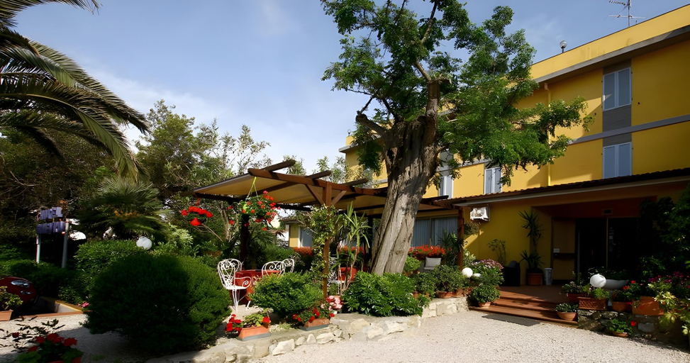 Exterior & Views 1, PFA Hotel Ginevra, Livorno