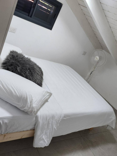 Bedroom 2, הילת הנחל