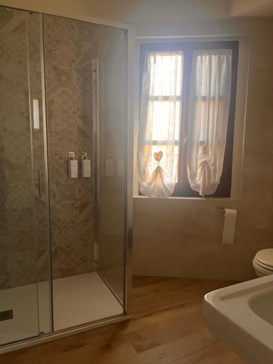 Bathroom 5, GreenRose, Varese