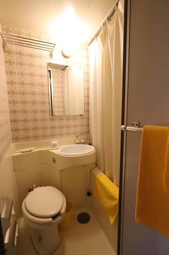 Bathroom 5, HotelNewYama, Nagano