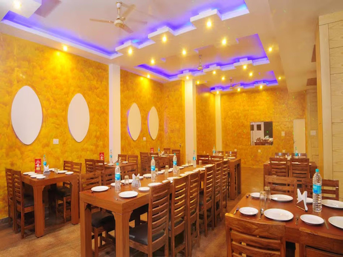Food & Drinks, Hotel City Height near New Delhi Railway Station, Delhi