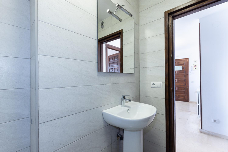 Bathroom 3, Bahia Palace | Rentalmar, Tarragona