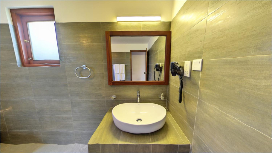 Bathroom 5, Ehalagala Lake Resort & SPA, Dambulla