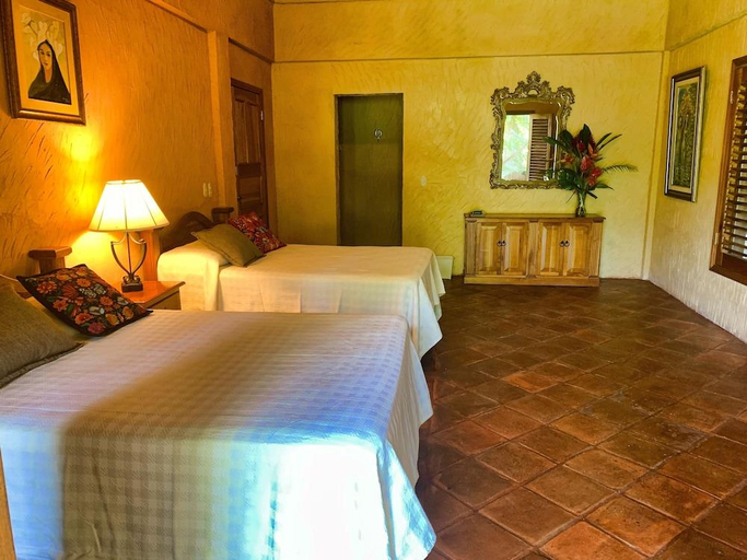 Bedroom 2, La Villa de Soledad B&B, La Ceiba