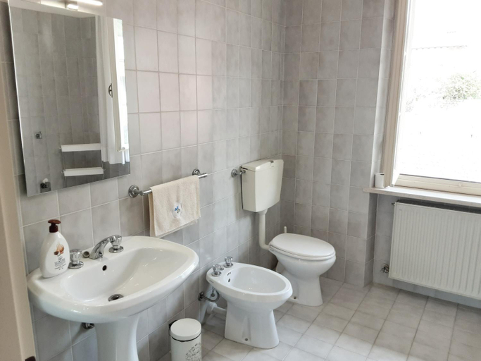 Bathroom 5, Affittacamere Casa Bliss, Udine