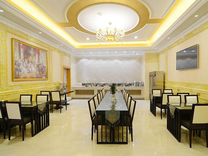 Food & Drinks 4, Vienna Hotel Xinjiang Kashgar 2nd Ring Road Food Street, Kashgar