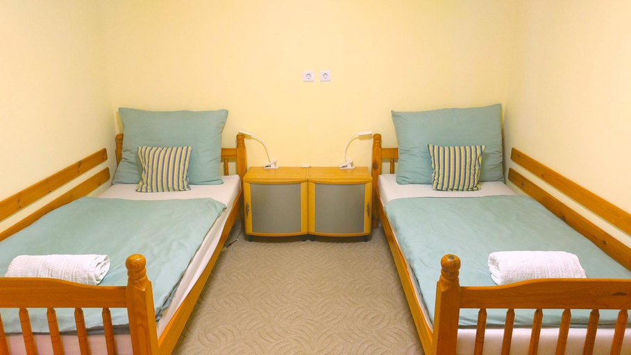 Bedroom 3, Holiday Apartman, Mórahalm