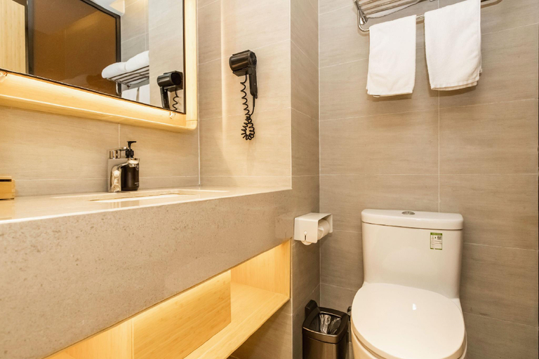 Bathroom 4, Ji Hotel Rizhao Wanpingkou Scenic Spot, Rizhao