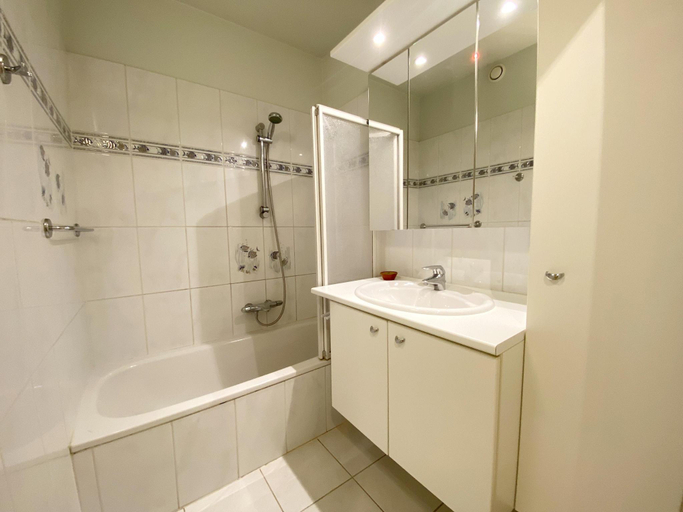 Bathroom 3, Apartment in Nieuwpoort by the Sea, West-Vlaanderen