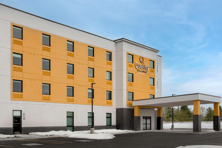 Exterior & Views 1, Quality Inn & Suites, Leeds and Grenville