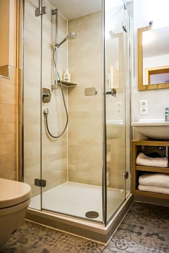 Bathroom 4, Hotel Gasthaus zur Sonne, Ansbach