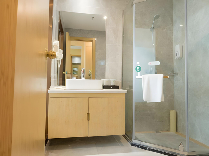 Bathroom 3, GreenTree Inn Taicang City Liuhe Town Tinghai Road, Suzhou
