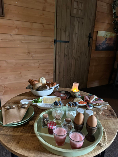 Food & Drinks