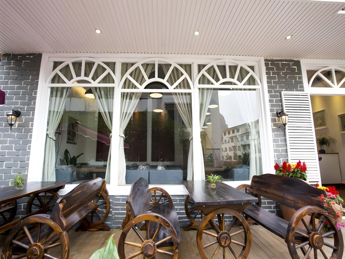 Food & Drinks, Charmlysees Inn, Guilin
